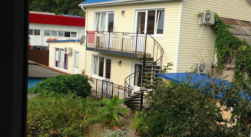 Гостиница Гостевой Дом у Дмитрия Ольгинка-4