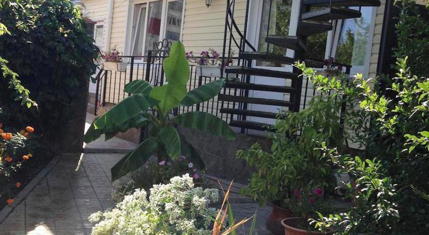 Гостиница Гостевой Дом у Дмитрия Ольгинка-5