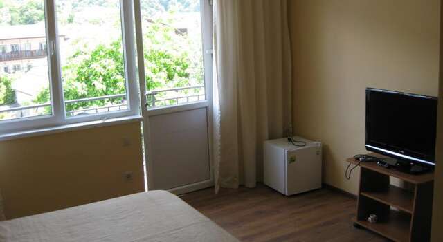 Гостиница Гостевой Дом у Дмитрия Ольгинка-32